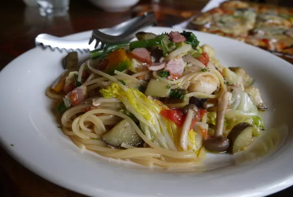 地元の食材パスタ