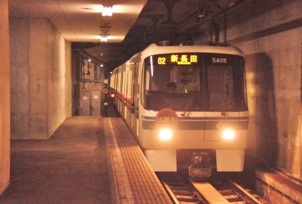 三宮・花時計前駅