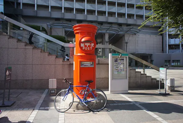 小平の巨大ポスト