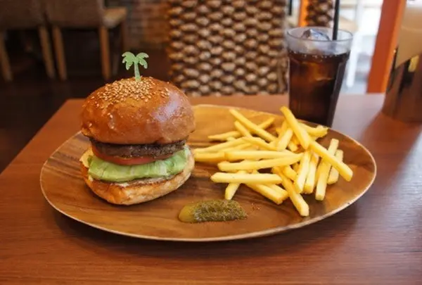 【新宿区】アイランドバーガーズ