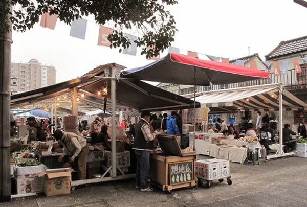 四四南村簡単市集