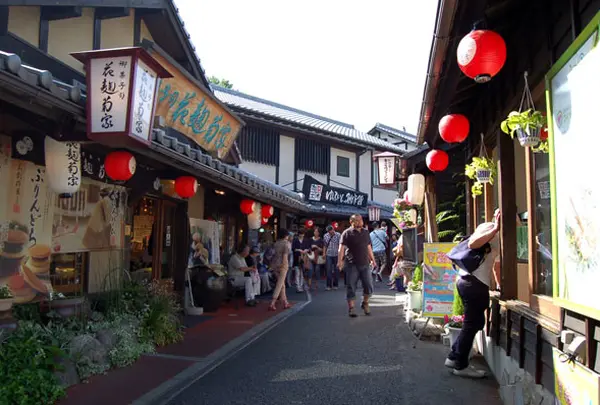 由布院 湯の坪街道