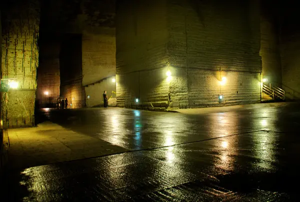 大谷石採石場跡・大谷資料館