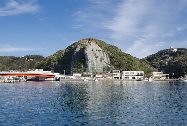 厳原港