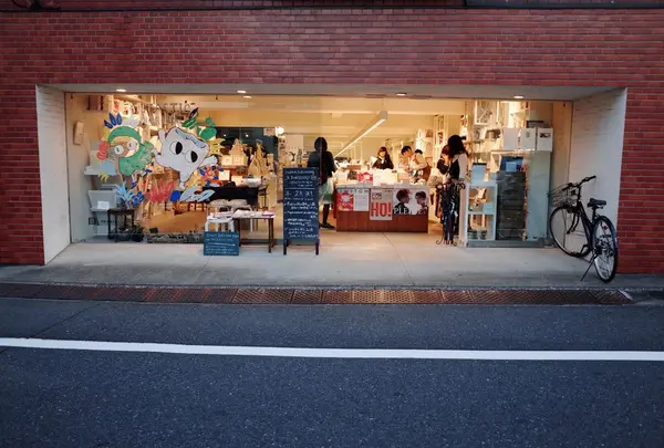 ガラスばり。