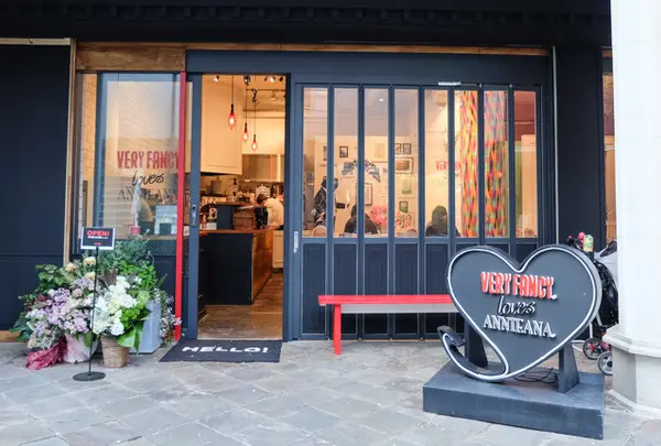 VERY FANCY loves ANNTEANA