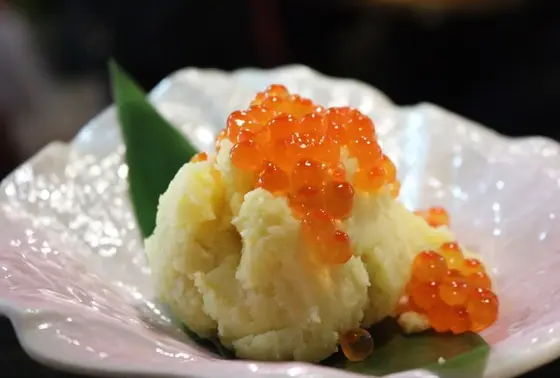 名物 イクラもりX2 ポテトサラダ 450円