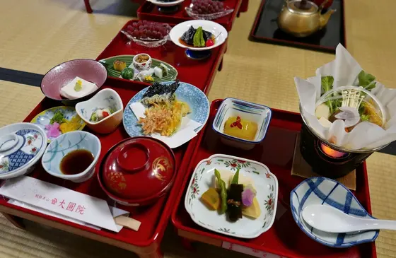 案外量が多い夕食膳