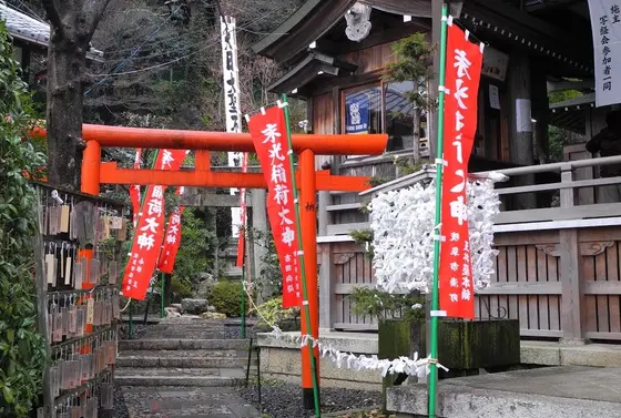 善光寺奥の稲荷神社