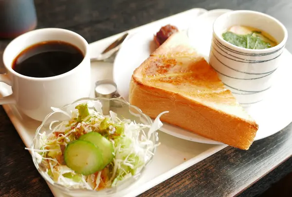 茶坊主