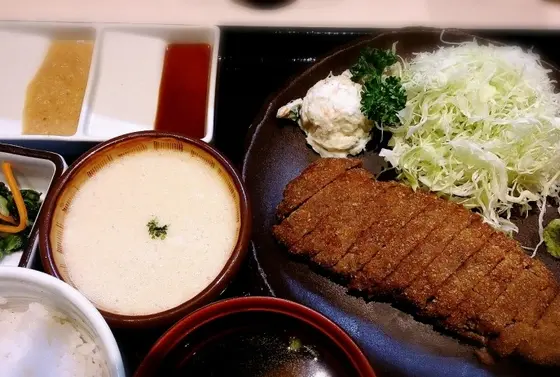 麦めしとろろ付き