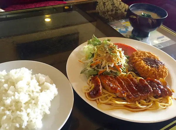 ランチありますボリューミー！