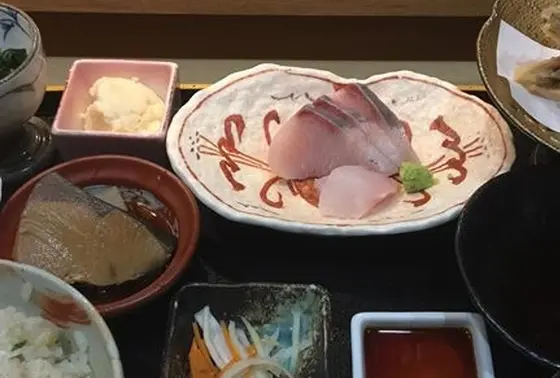 鰤のお刺身と鰤大根も