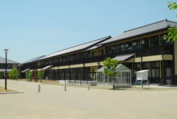 隣りにあるリアルな学校