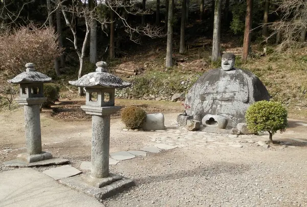 万治の石仏