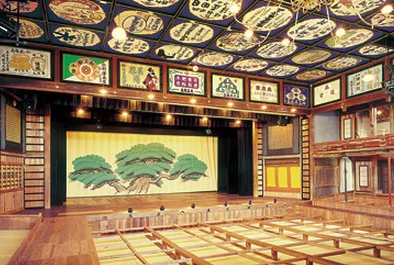 八千代座内部