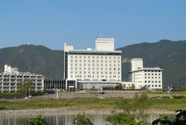 岐阜グランドホテルの正面