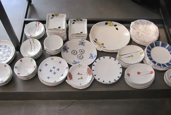 九谷青窯のモダンな食器達