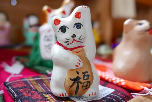 思わず購入した猫人形