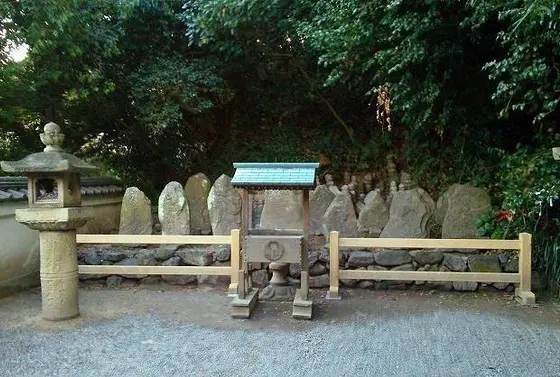 平家一門の墓