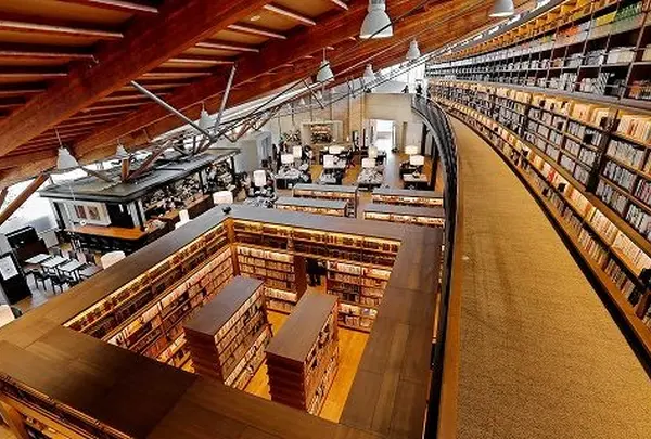 武雄市図書館