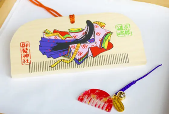 こんなにキュートな絵馬とお守りが！