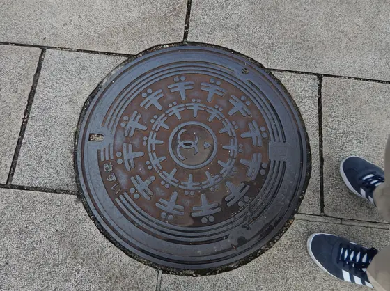 ご当地マンホール