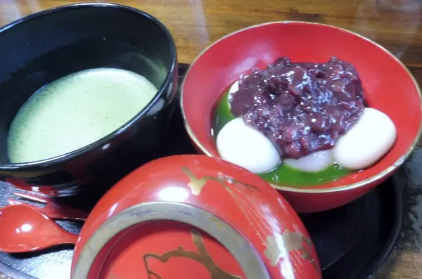 お抹茶と白玉団子