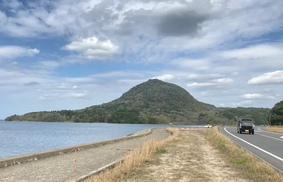 神の山とも呼ばれた「兜山」