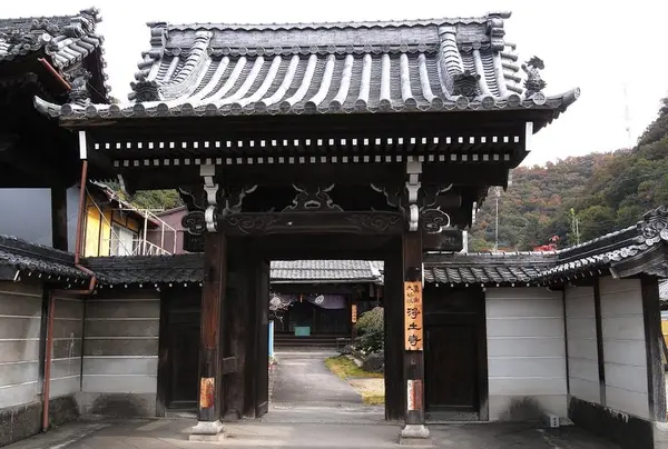 東別院すぐ横には浄土院