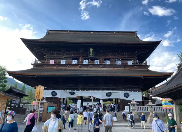 山門！いよいよ本堂に近づいてきました