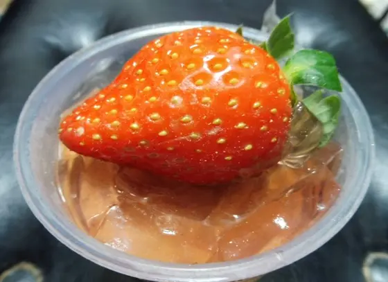 ”花いちご”大粒イチゴゼリー