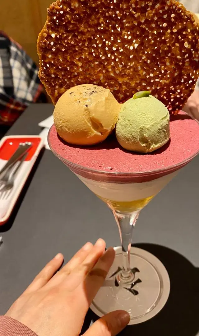 パフェ、珈琲、酒、佐藤