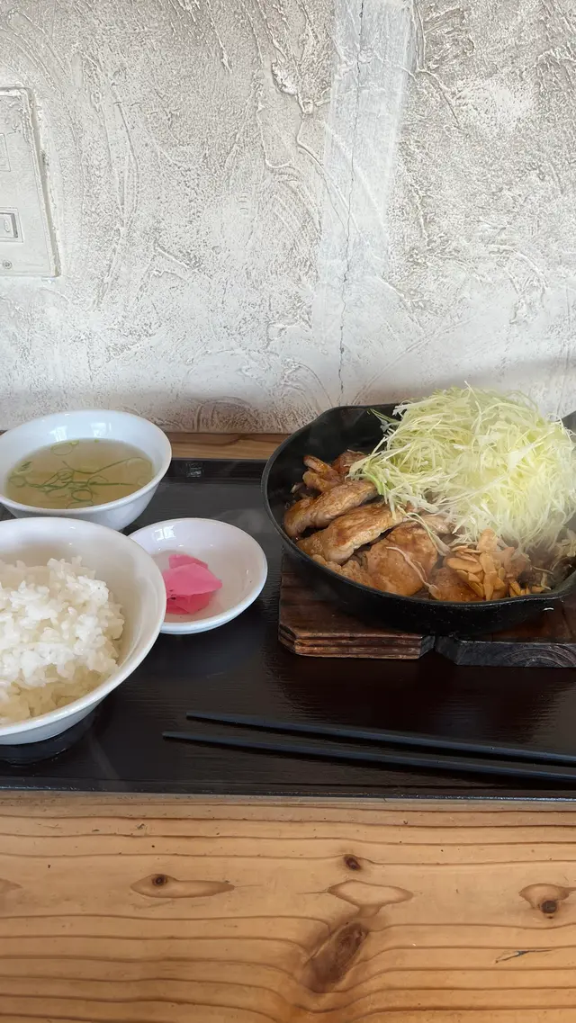 肉食堂 最後にカツ。