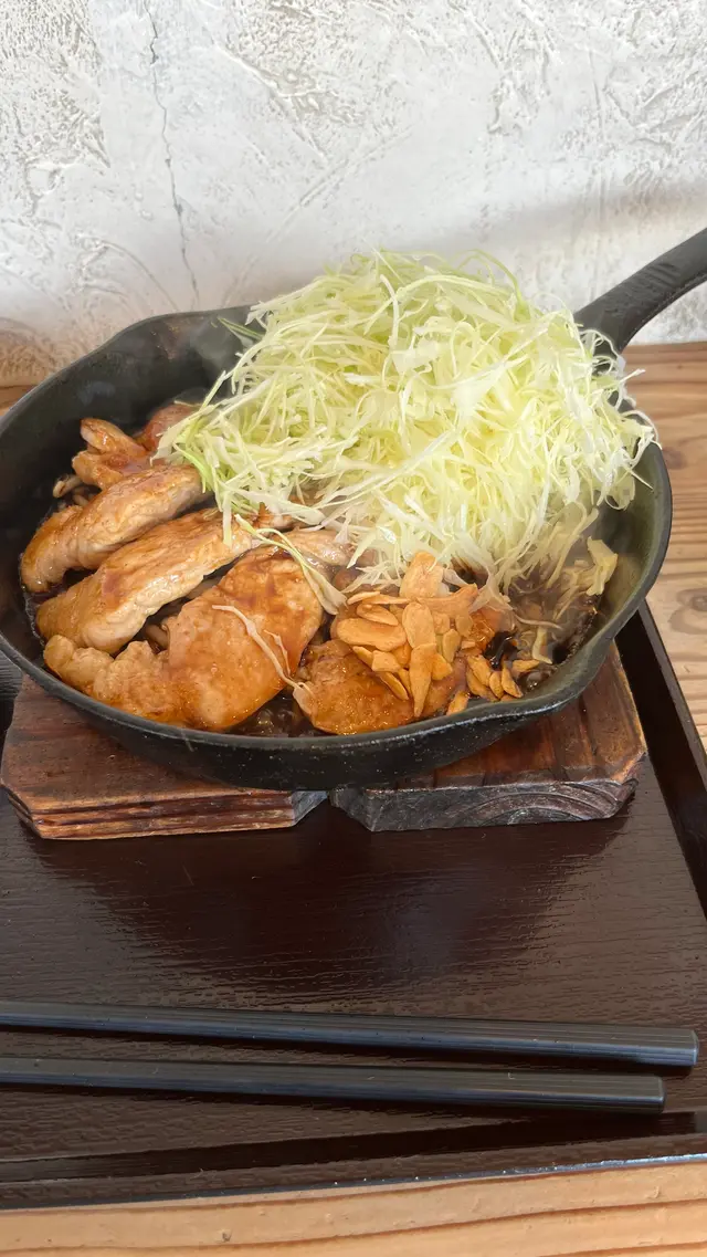 肉食堂 最後にカツ。