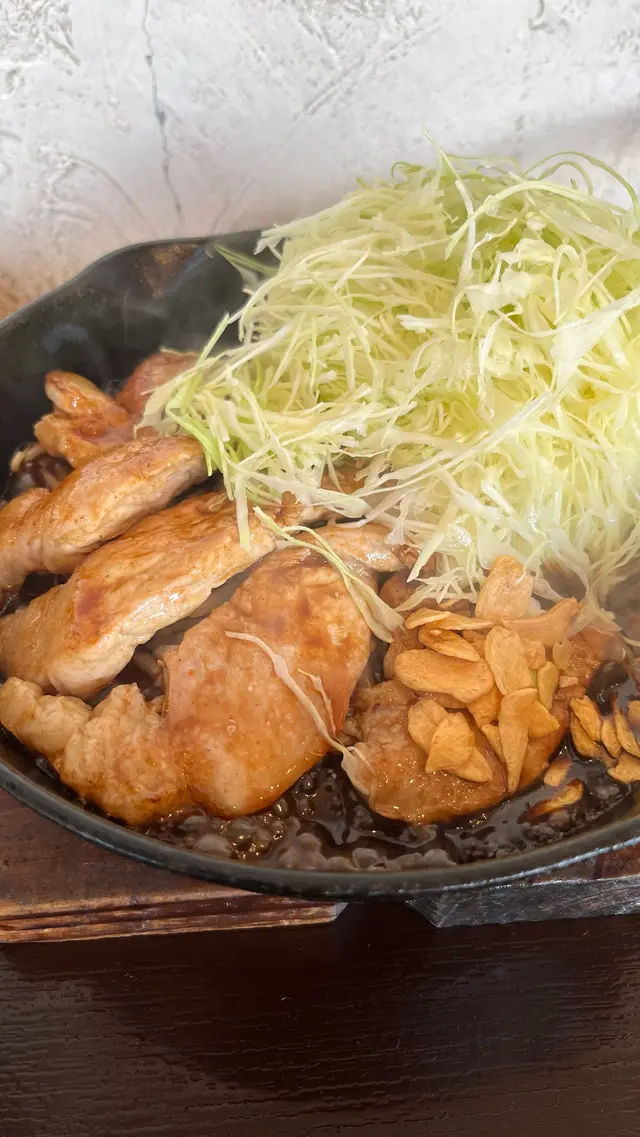 肉食堂 最後にカツ。