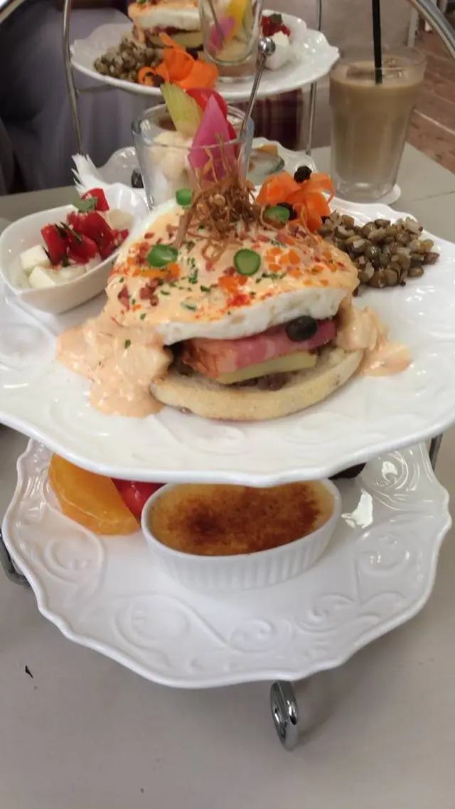 「ニドファ」 nid de fee