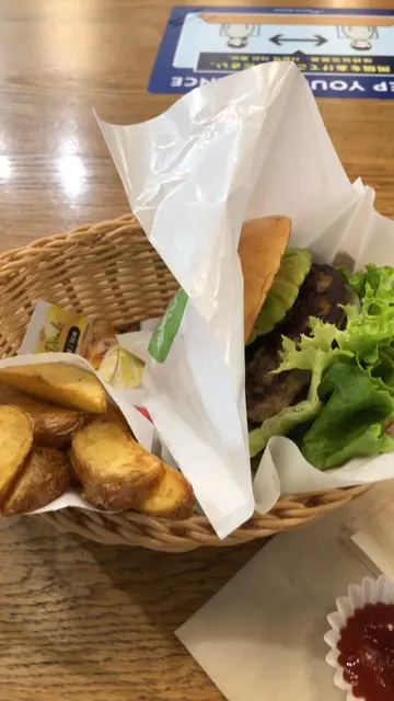 フレッシュネスバーガー 成田空港第３ターミナル店