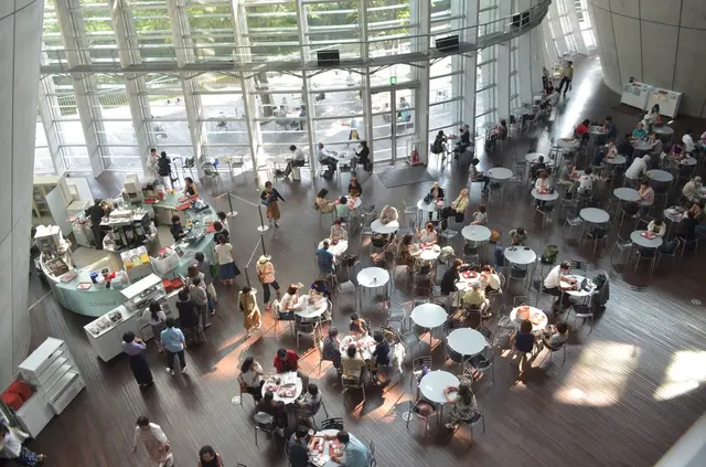 国立新美術館