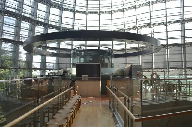 国立新美術館