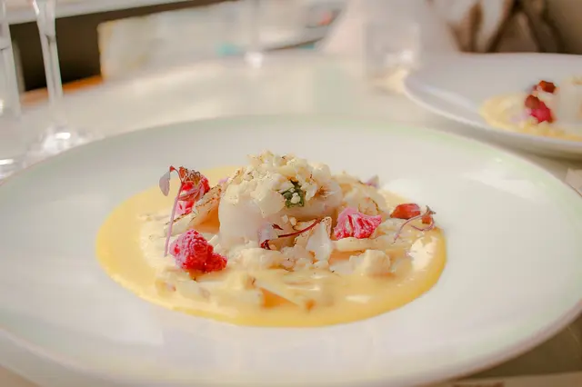 ラデュレ 銀座店（旧：ラデュレ サロン・ド・テ 銀座三越店）