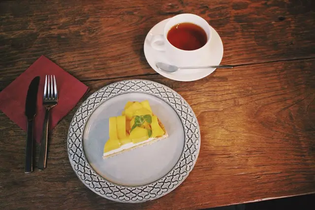 Cafe Bibliotic Hello