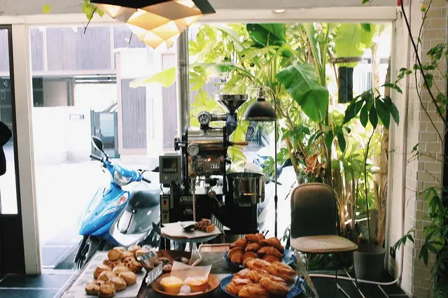 Cafe Bibliotic Hello