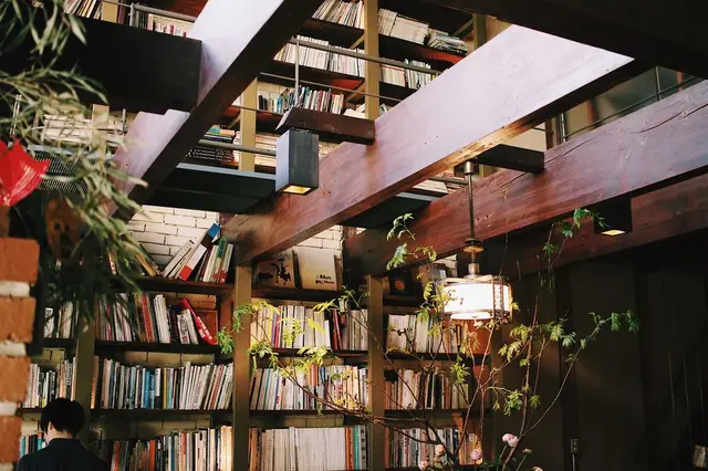 Cafe Bibliotic Hello