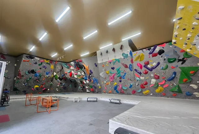 初心者も安心♪ 雨の日にも楽しめる名古屋のボルダリング体験