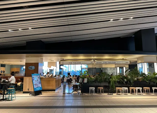 THE THEATRE TABLE（シアターテーブル）