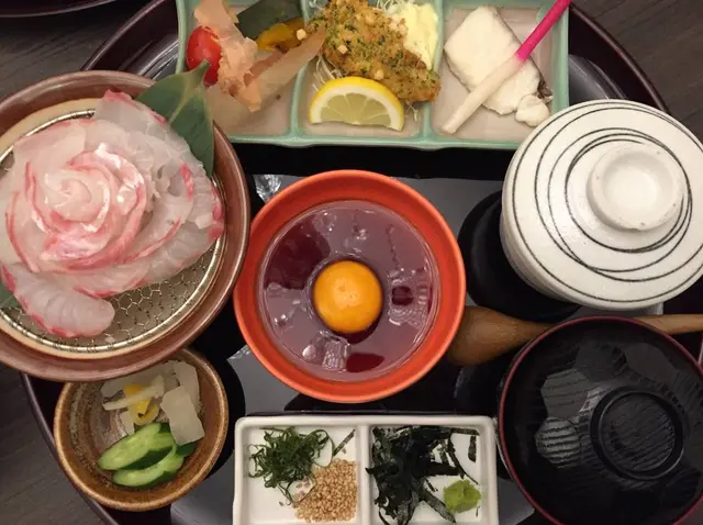 花椿 イーマ梅田店