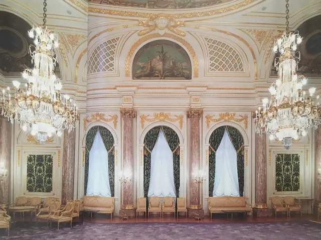 迎賓館赤坂離宮 (Akasaka Palace)