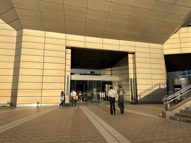 湊町リバープレイス