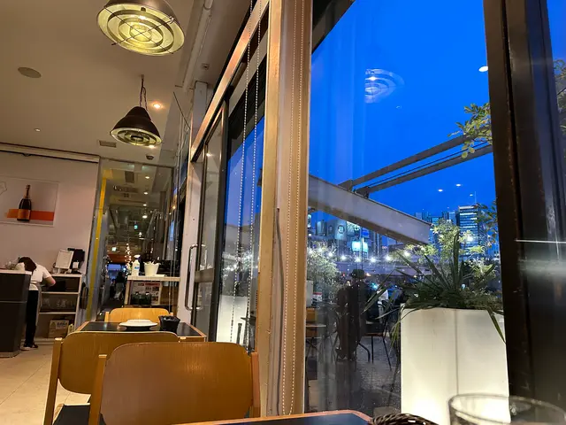 Restaurant & CAFÉ MOULiN（レストラン＆カフェ ムーラン）